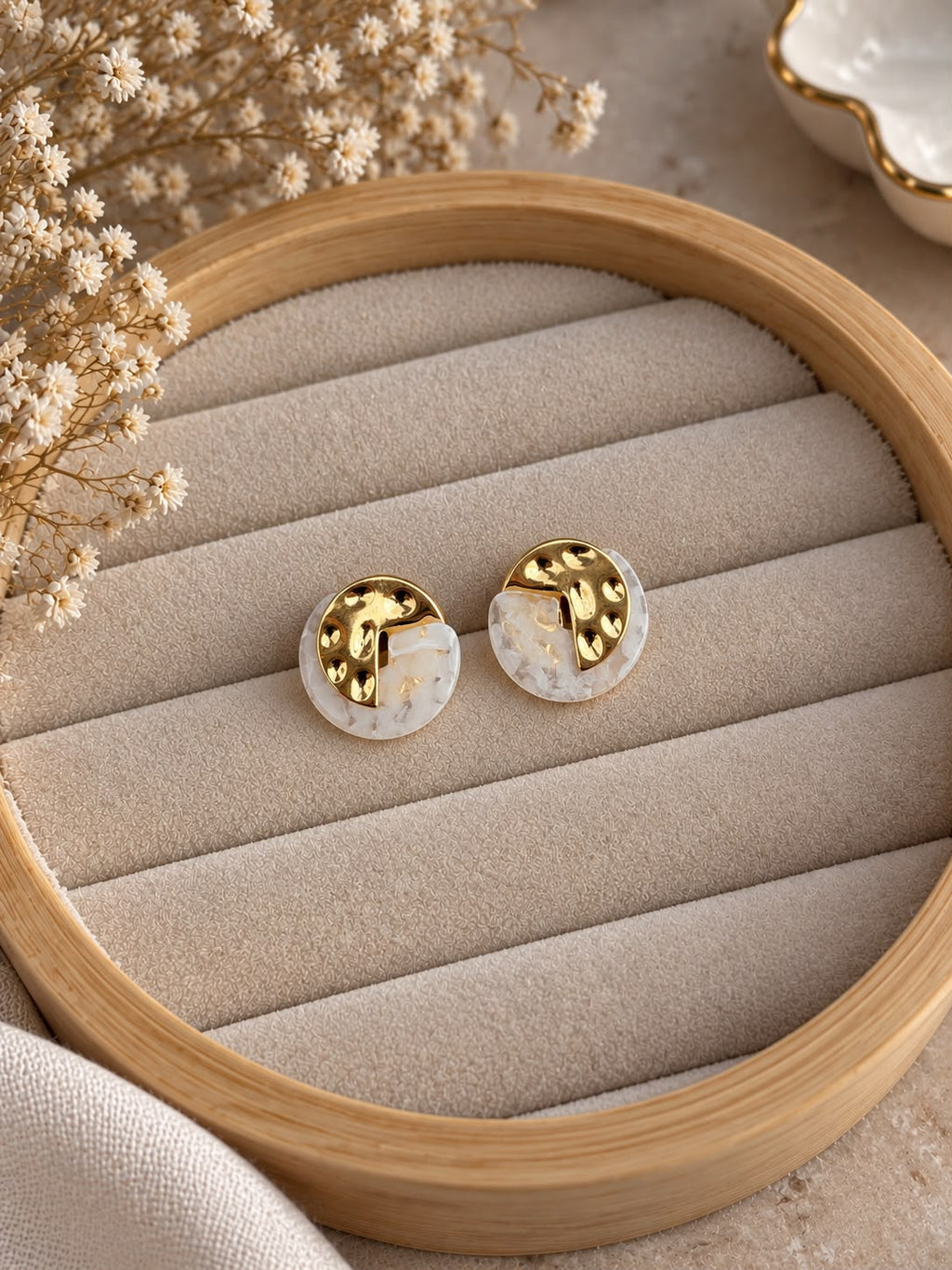 Orelia Earring